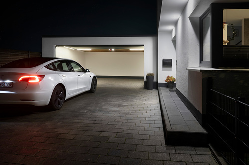 Bezpieczeństwo zaczyna się od bramy – jak wybrać najlepszy napęd?